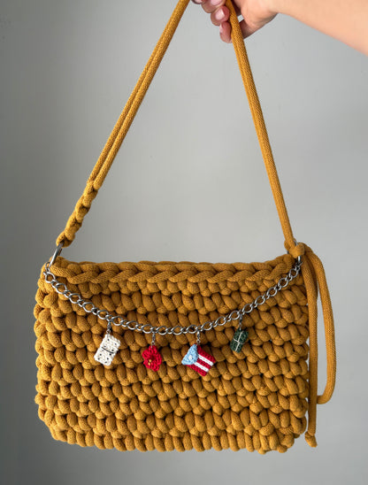 Cartera Regina con Charms