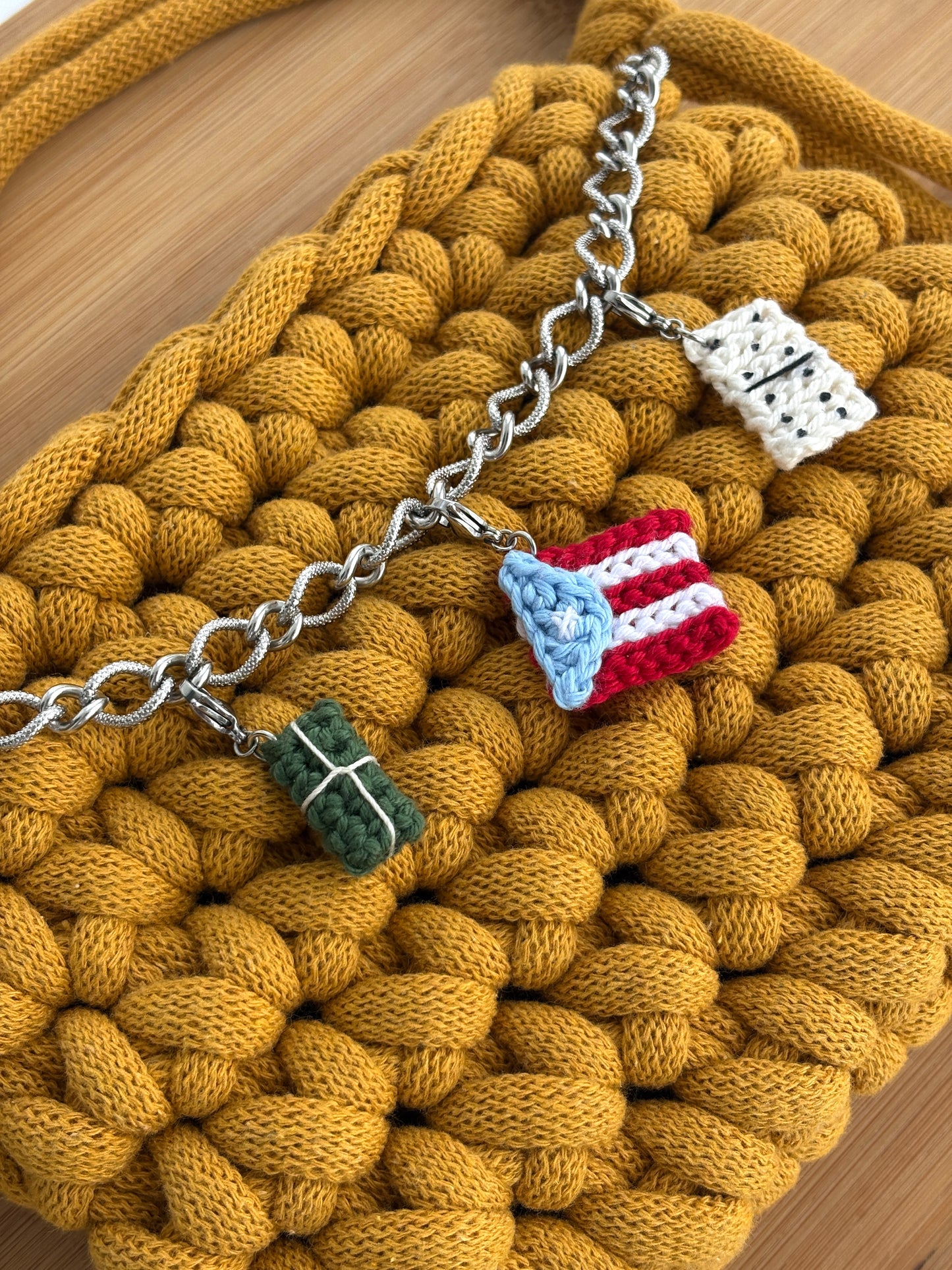 Cartera La Bori con Charms