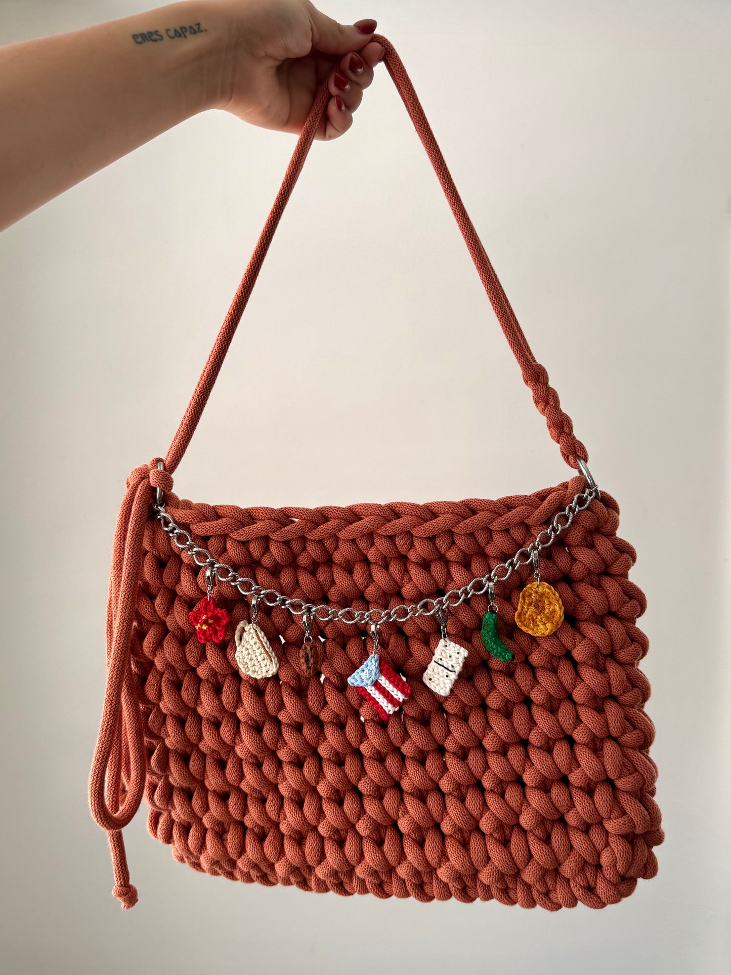 Cartera Regina con Charms